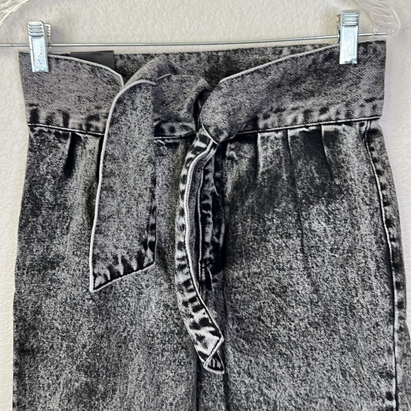 Blank NYC When In Rome Black Acid Wash High Waist Paperbag Jeans Size 25 - Picture 6 of 14